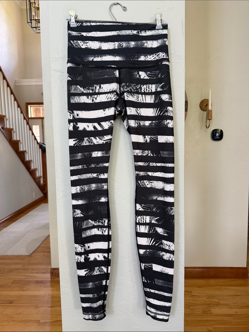 Lululemon Shady Palm  Black White High Waist Patterned Leggings GUC
